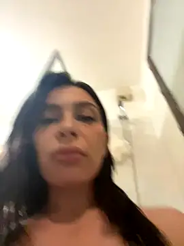 Snapshot of salvana chatting on October 24, 2025, 6:29 pm salvana online show from October 24, 2025, 6:29 pm