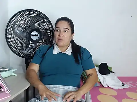 Snapshot of suueetadaira chatting on September 30, 2025, 12:44 pm suueetadaira online show from September 30, 2025, 12:44 pm