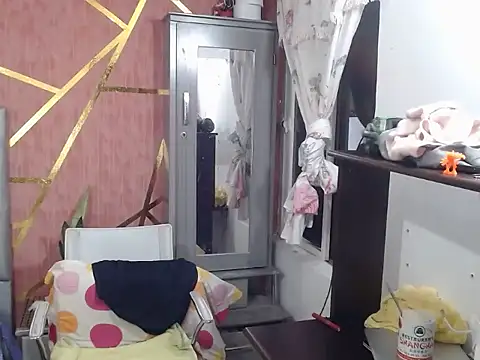 Snapshot of suueetadaira chatting on October 8, 2025, 11:34 am suueetadaira online show from October 8, 2025, 11:34 am