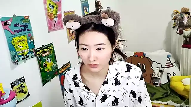 Moonlight-23 online show from October 15, 2025, 2:14 pm