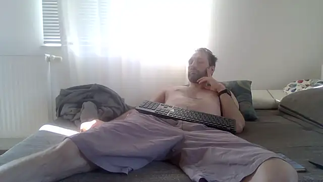 Snapshot of XLBarehengst chatting on July 25, 2026, 4:02 pm XLBarehengst online show from July 25, 2026, 4:02 pm