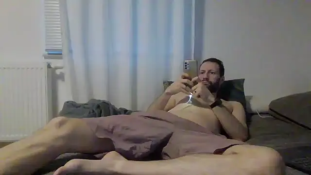 XLBarehengst online show from December 4, 2025, 2:49 pm