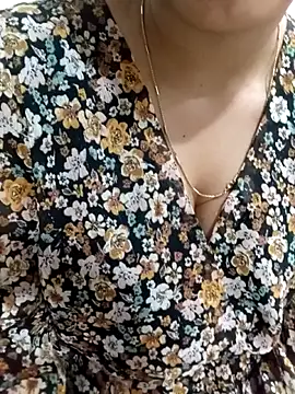 blueeyegirl22 online show from December 1, 2025, 1:34 pm