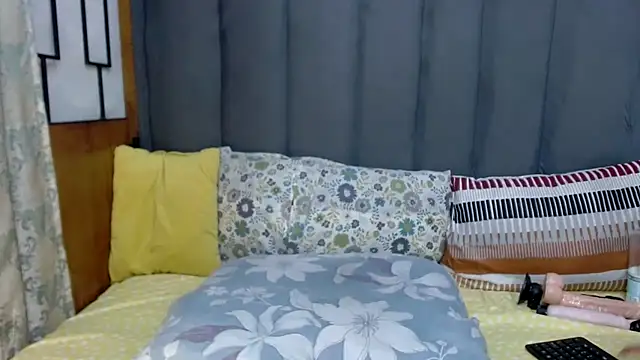 Snapshot of MrsMxx25 chatting on February 28, 2026, 7:52 am MrsMxx25 online show from February 28, 2026, 7:52 am