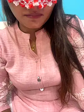 Snapshot of Naughty-Kamini chatting on October 10, 2025, 5:03 pm Naughty-Kamini online show from October 10, 2025, 5:03 pm