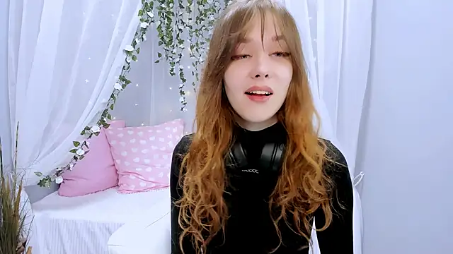 Anabel Montereau online show from December 19, 2025, 1:57 pm