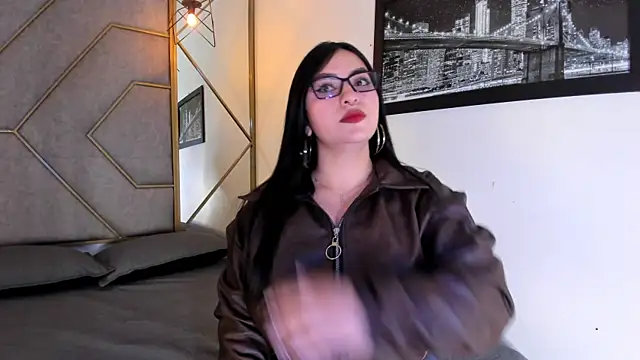 NavannyCattan online show from November 11, 2025, 2:50 am