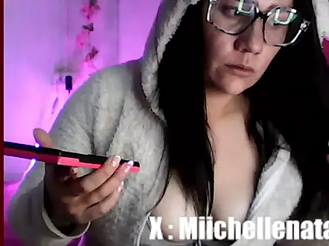 Snapshot of miichellemalvoa chatting on May 25, 2026, 9:35 pm miichellemalvoa online show from May 25, 2026, 9:35 pm