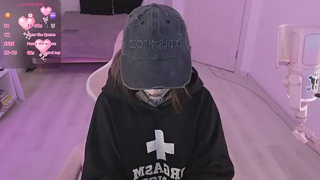 Snapshot of Nana_stolass chatting on April 2, 2026, 9:38 am Nana stolass online show from April 2, 2026, 9:38 am