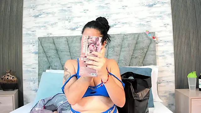 Snapshot of ShanelEvans chatting on January 16, 2026, 4:33 pm ShanelEvans online show from January 16, 2026, 4:33 pm