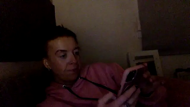 Snapshot of Bellababexox chatting on May 24, 2026, 5:40 am Bellababexox online show from May 24, 2026, 5:40 am