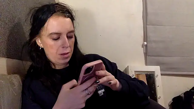 Snapshot of Bellababexox chatting on April 24, 2026, 2:57 am Bellababexox online show from April 24, 2026, 2:57 am