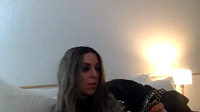 Snapshot of Bellababexox chatting on March 12, 2026, 4:33 pm Bellababexox online show from March 12, 2026, 4:33 pm