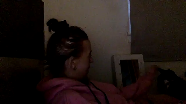 Snapshot of Bellababexox chatting on May 25, 2026, 5:51 am Bellababexox online show from May 25, 2026, 5:51 am