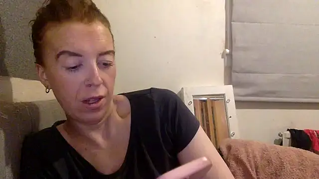 Snapshot of Bellababexox chatting on May 3, 2026, 4:28 am Bellababexox online show from May 3, 2026, 4:28 am