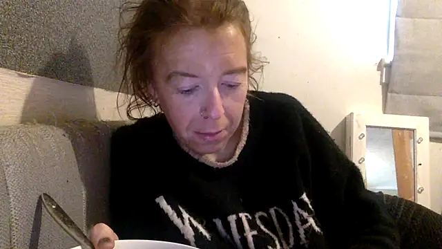 Snapshot of Bellababexox chatting on May 1, 2026, 4:12 pm Bellababexox online show from May 1, 2026, 4:12 pm