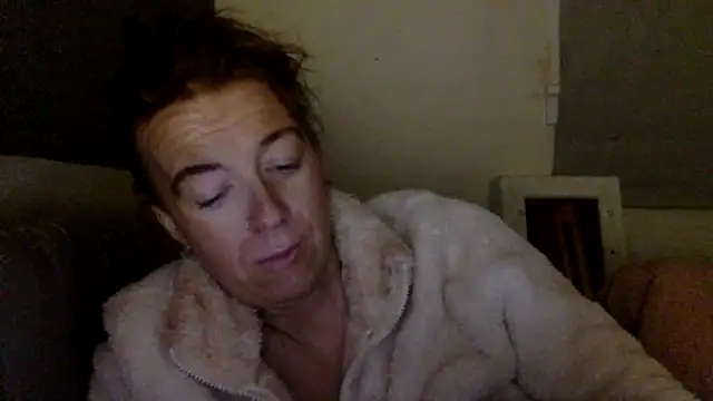 Snapshot of Bellababexox chatting on May 18, 2026, 4:07 am Bellababexox online show from May 18, 2026, 4:07 am