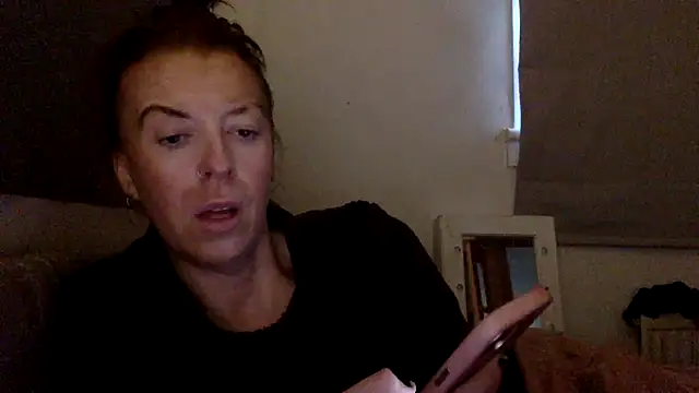 Snapshot of Bellababexox chatting on May 10, 2026, 5:44 am Bellababexox online show from May 10, 2026, 5:44 am