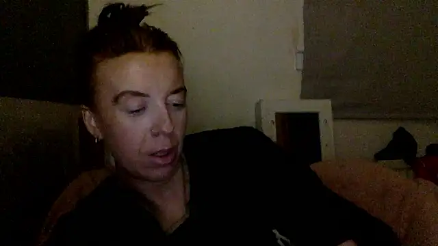 Snapshot of Bellababexox chatting on May 17, 2026, 4:56 am Bellababexox online show from May 17, 2026, 4:56 am
