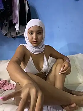 Snapshot of Firuze_Hatunn chatting on October 6, 2025, 12:01 am Firuze Hatunn online show from October 6, 2025, 12:01 am