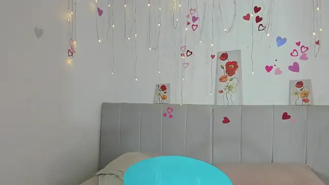 Snapshot of AmaraMoon_ chatting on October 11, 2025, 8:43 pm AmaraMoon online show from October 11, 2025, 8:43 pm