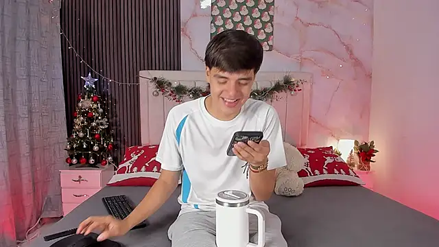 Snapshot of sweet_petter chatting on December 18, 2025, 1:04 pm sweet petter online show from December 18, 2025, 1:04 pm