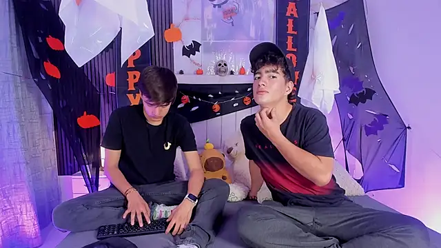 Snapshot of sweet_petter chatting on October 25, 2025, 1:01 pm sweet petter online show from October 25, 2025, 1:01 pm