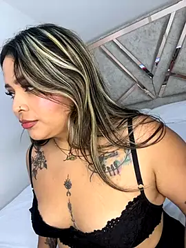 ashley-swift- online show from October 4, 2025, 7:54 am