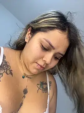 ashley-swift- online show from September 22, 2025, 8:59 pm