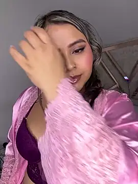 Snapshot of ashley-swift- chatting on December 19, 2025, 7:00 am ashley-swift- online show from December 19, 2025, 7:00 am