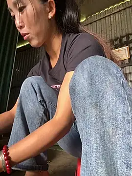 Huong-Ly online show from September 13, 2025, 6:57 am