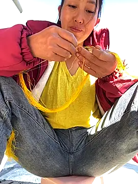 Huong-Ly online show from November 29, 2025, 8:03 am