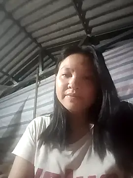 Snapshot of MuiNay chatting on October 16, 2025, 10:07 pm MuiNay online show from October 16, 2025, 10:07 pm