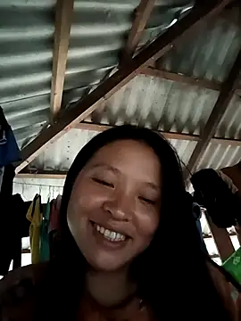 Snapshot of MuiNay chatting on October 16, 2025, 9:39 am MuiNay online show from October 16, 2025, 9:39 am