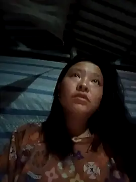 Snapshot of MuiNay chatting on October 10, 2025, 10:32 pm MuiNay online show from October 10, 2025, 10:32 pm
