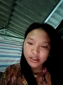 Snapshot of MuiNay chatting on October 13, 2025, 11:16 pm MuiNay online show from October 13, 2025, 11:16 pm