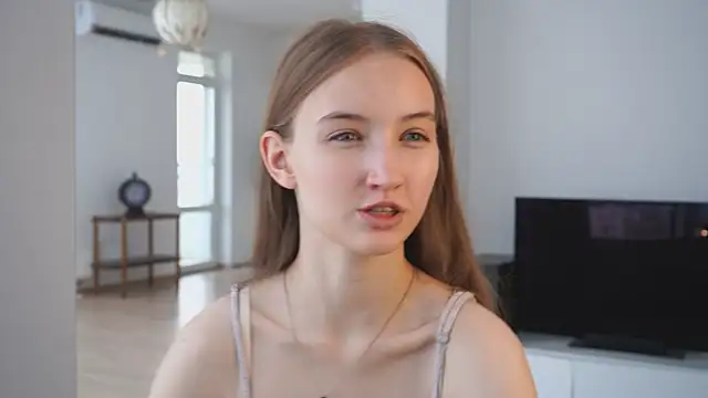 HenriettaCoppinger online show from September 20, 2025, 9:14 am