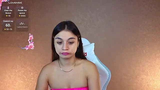 Snapshot of Leila_Hefner chatting on September 24, 2025, 2:29 am Leila Hefner online show from September 24, 2025, 2:29 am