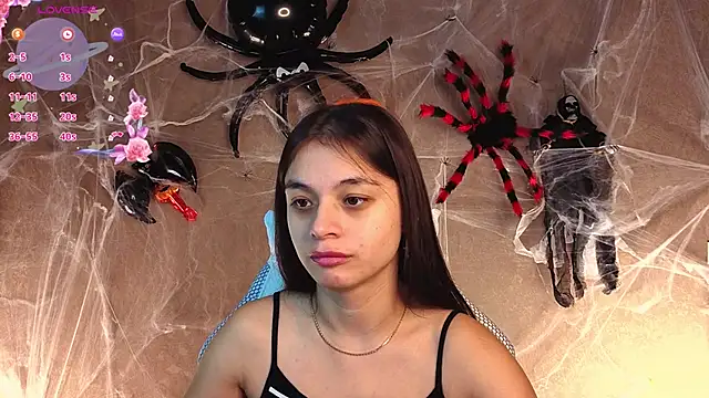 Snapshot of Leila_Hefner chatting on October 15, 2025, 2:43 am Leila Hefner online show from October 15, 2025, 2:43 am