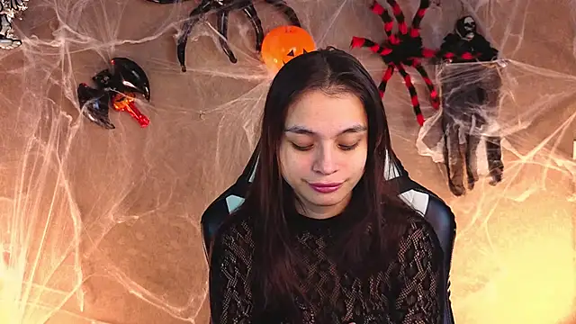 Snapshot of Leila_Hefner chatting on October 31, 2025, 2:30 am Leila Hefner online show from October 31, 2025, 2:30 am