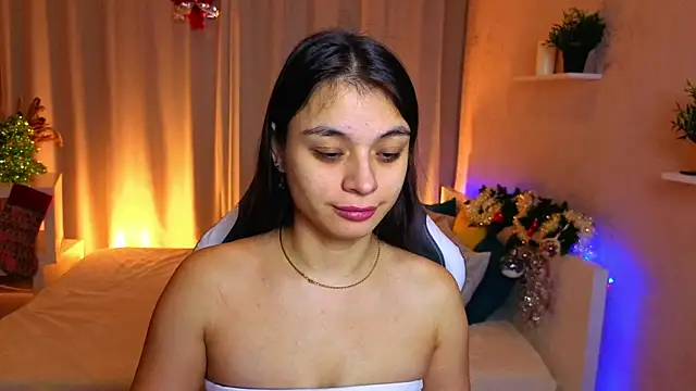 Snapshot of Leila_Hefner chatting on December 4, 2025, 2:43 am Leila Hefner online show from December 4, 2025, 2:43 am