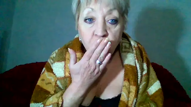 Snapshot of DianaQDream chatting on April 23, 2026, 4:08 am DianaQDream online show from April 23, 2026, 4:08 am