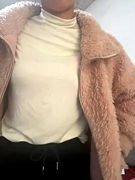 Snapshot of crhong666 chatting on December 2, 2025, 12:22 am crhong666 online show from December 2, 2025, 12:22 am