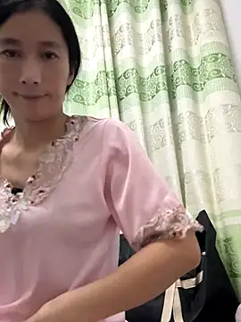 Snapshot of crhong666 chatting on September 13, 2025, 1:44 pm crhong666 online show from September 13, 2025, 1:44 pm