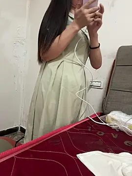 Snapshot of crhong666 chatting on October 4, 2025, 12:12 am crhong666 online show from October 4, 2025, 12:12 am