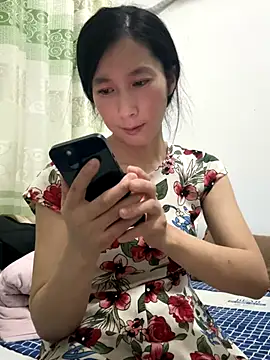 Snapshot of crhong666 chatting on September 17, 2025, 1:24 pm crhong666 online show from September 17, 2025, 1:24 pm