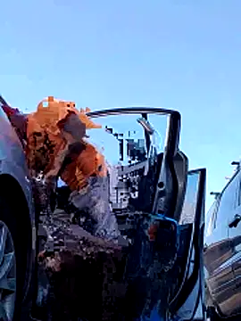 pareja-40-20 online show from April 4, 2026, 11:44 pm