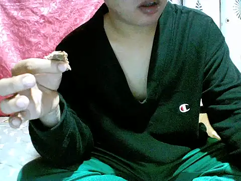 Snapshot of alhex_gay26 chatting on December 14, 2025, 1:28 pm alhex gay26 online show from December 14, 2025, 1:28 pm