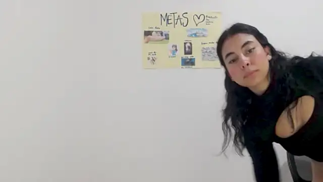 Snapshot of lily_robertss_ chatting on March 8, 2026, 3:21 am lily robertss online show from March 8, 2026, 3:21 am