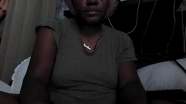 Snapshot of Curvy_AfricanQuinn chatting on June 2, 2026, 9:26 pm Curvy AfricanQuinn online show from June 2, 2026, 9:26 pm